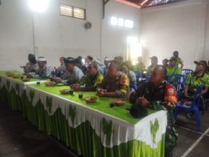 Babinsa 1623-01/Karangasem ikut andil Rapat pembentukan panitia lomba dalam rangka HUT RI ke-80.