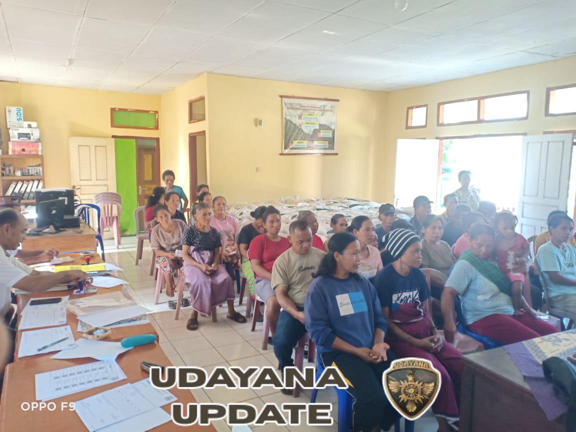 TNI Peduli Ketahanan Pangan! Koramil 1612-07/Satar Mese Pantau Penyaluran Beras Bantuan di Satarmese Barat