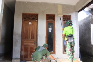 Peran Aktif Komandan Koramil 1616-05/Sukawati Sukseskan Rehab Rumah Warga Tak Mampu