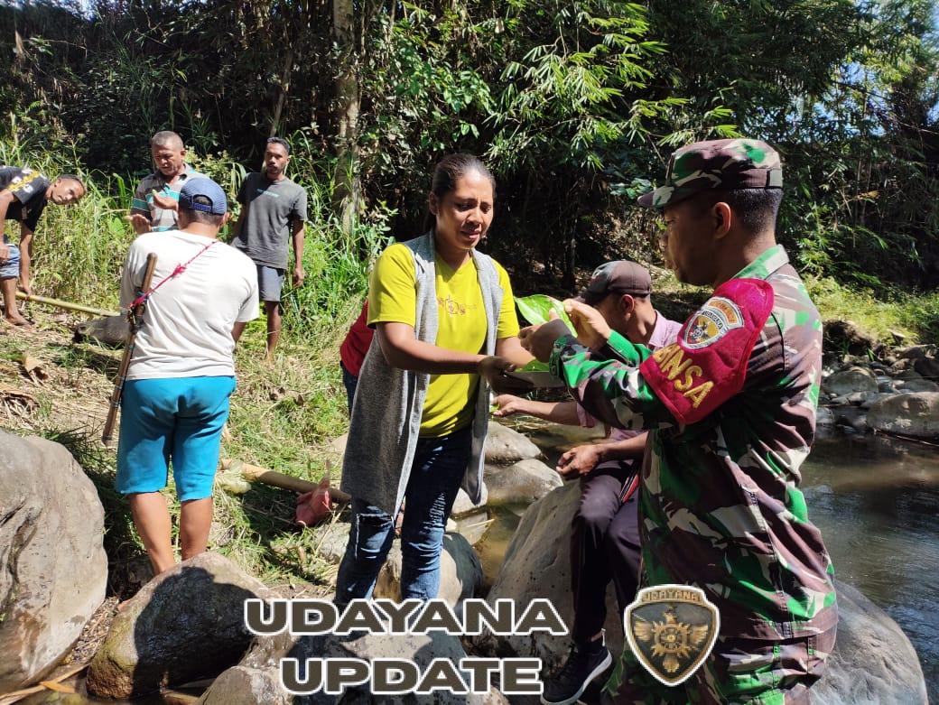 Babinsa dan Masyarakat Gelar Ritual Adat Awali Pembangunan Sarana Air Bersih di Dusun C