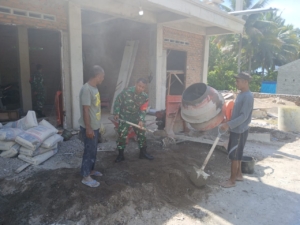 TNI Hadir untuk Rakyat: Babinsa Ende Bangun Rumah Bersama Masyarakat Ndori