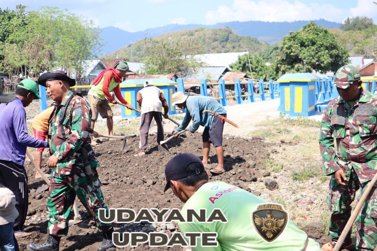 Satgas TMMD Kodim 1607/Sumbawa Bersama Warga Hamparkan Sertu di Jalan Usaha Tani Kalabeso