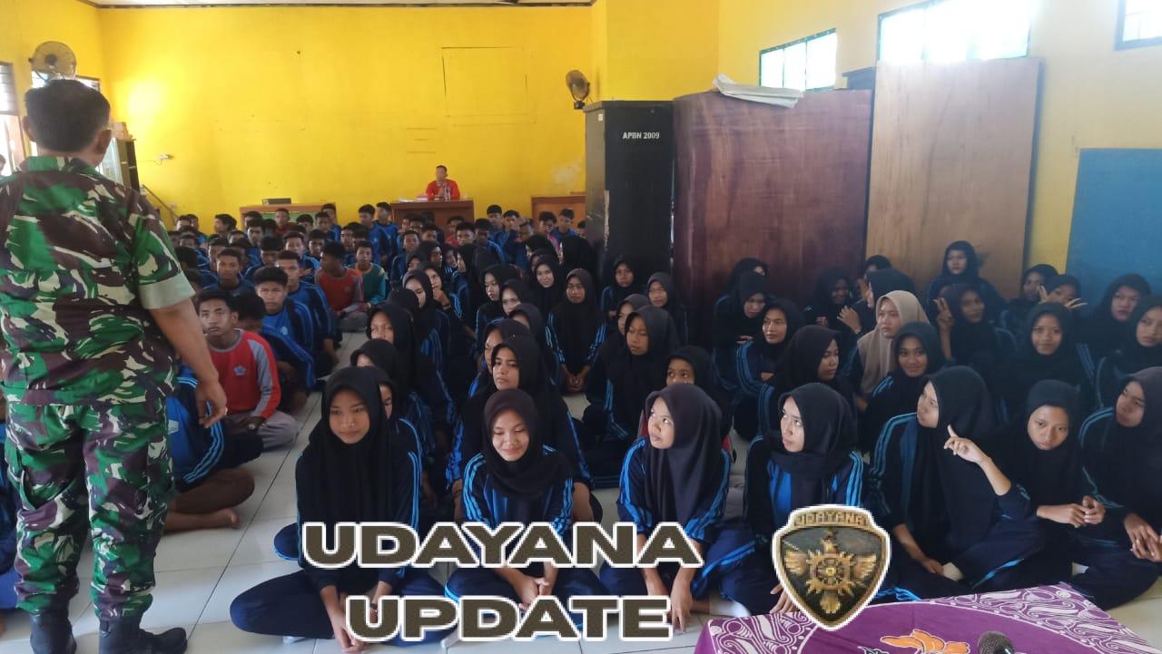 Danramil Lape Lopok Tanamkan Semangat Bela Negara kepada Siswa Baru SMKN 1 Lopok
