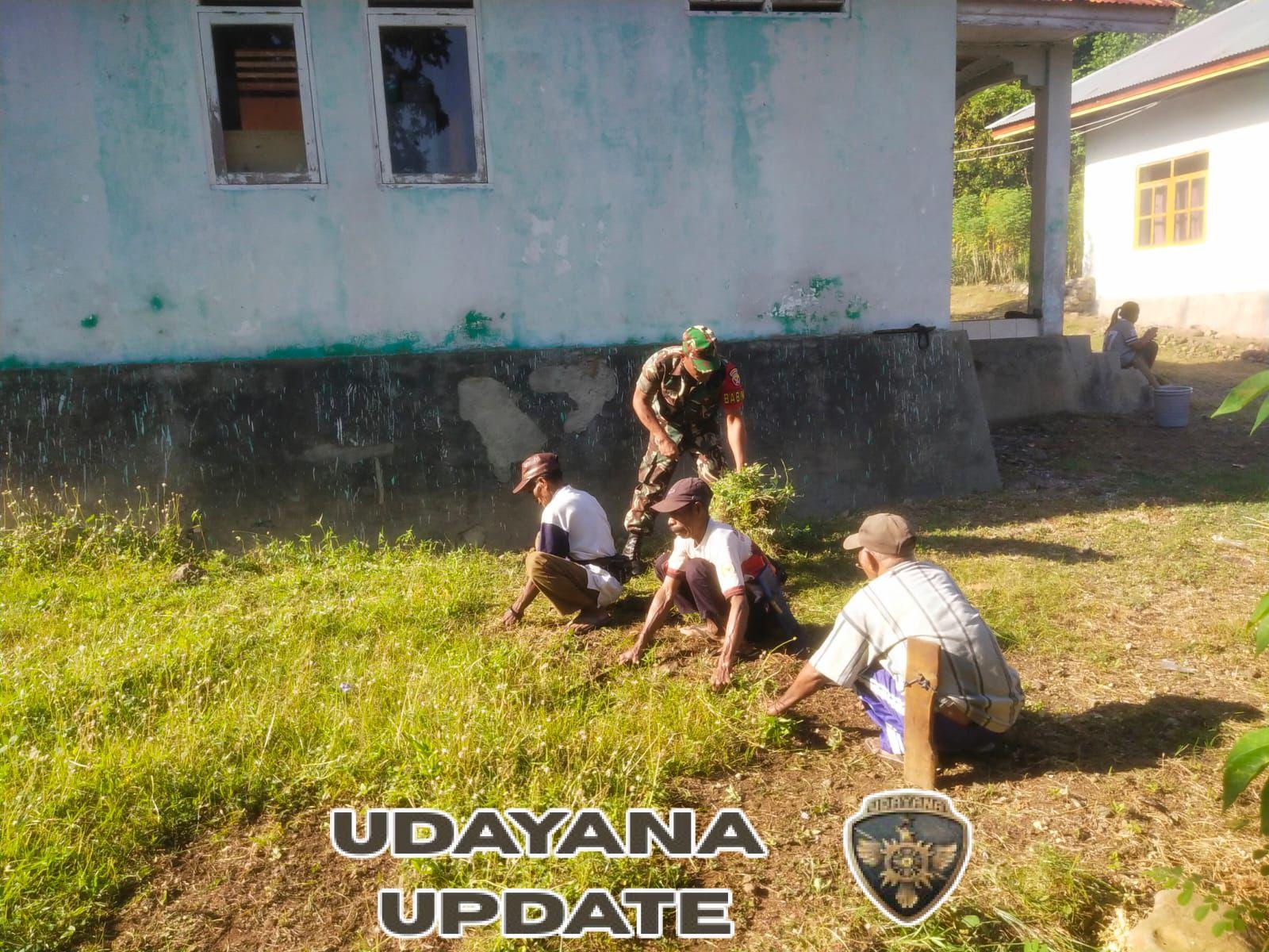 Jaga Kebersihan Lingkungan, Babinsa dan Warga Lembur Barat Gelar Kerja Bakti