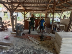 Babinsa dan Warga Bersinergi Wujudkan Keamanan di Wilayah Binaan