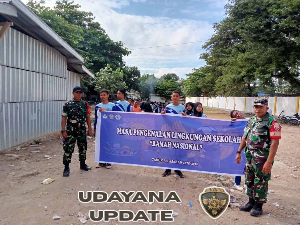 Babinsa Desa Soro Amankan Kegiatan Long March MPLS SMKN I Lambu Tahun Pelajaran Baru