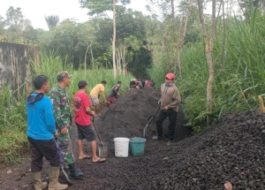 Pantau Pembangunan Infrastruktur, Babinsa dan Bhabinkamtibmas Tinjau Jalan Rabat Beton
