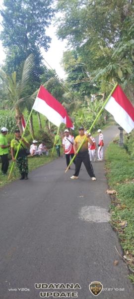 Babinsa Desa Tegalinggah turut berpartisipasi melaksanakan pemasangan bendera merah putih sambut HUT Kemerdekaan RI ke-80.