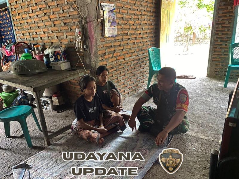 Babinsa Ende Aktif Monitoring Wilayah dan Jalin Komunikasi Sosial dengan Masyarakat