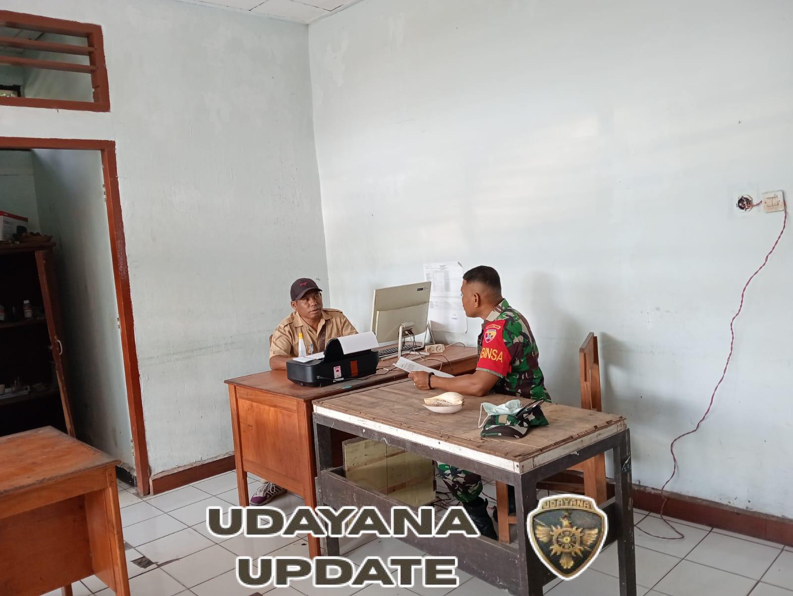 Komsos Humanis Babinsa Koramil Maurole Dorong Kesadaran Lingkungan Warga