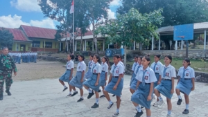 Tegas dan Terarah! Babinsa Dorong Siswa Jadi Teladan Lewat Paskibra