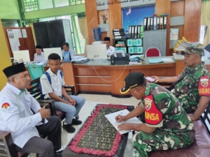 Babinsa Kodim 1602/Ende Bersama Guru MAN Ende Tingkatkan Kedisiplinan Siswa