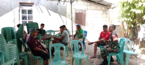 Komsos Dengan Warga Binaan Babinsa Himbau Jaga Kebersihan Lingkungan