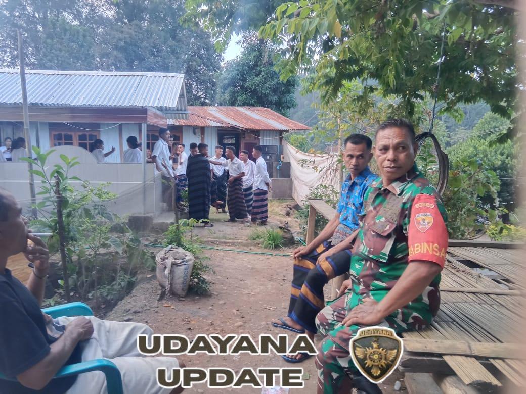 Babinsa Kodim 1602/Ende Hadir di Tengah Warga untuk Jaga Keamanan Lingkungan