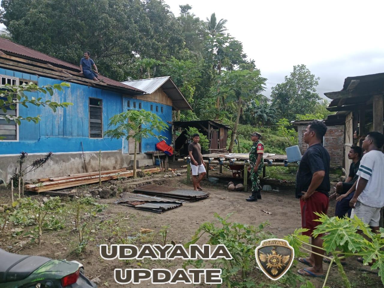 Babinsa Kodim 1602/Ende Aktif Turun Langsung Dukung Renovasi Rumah Warga Binaan