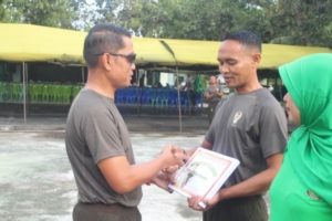 Dandim Loteng Berikan Reward Bulan Madu di Hotel untuk Keluarga Teladan