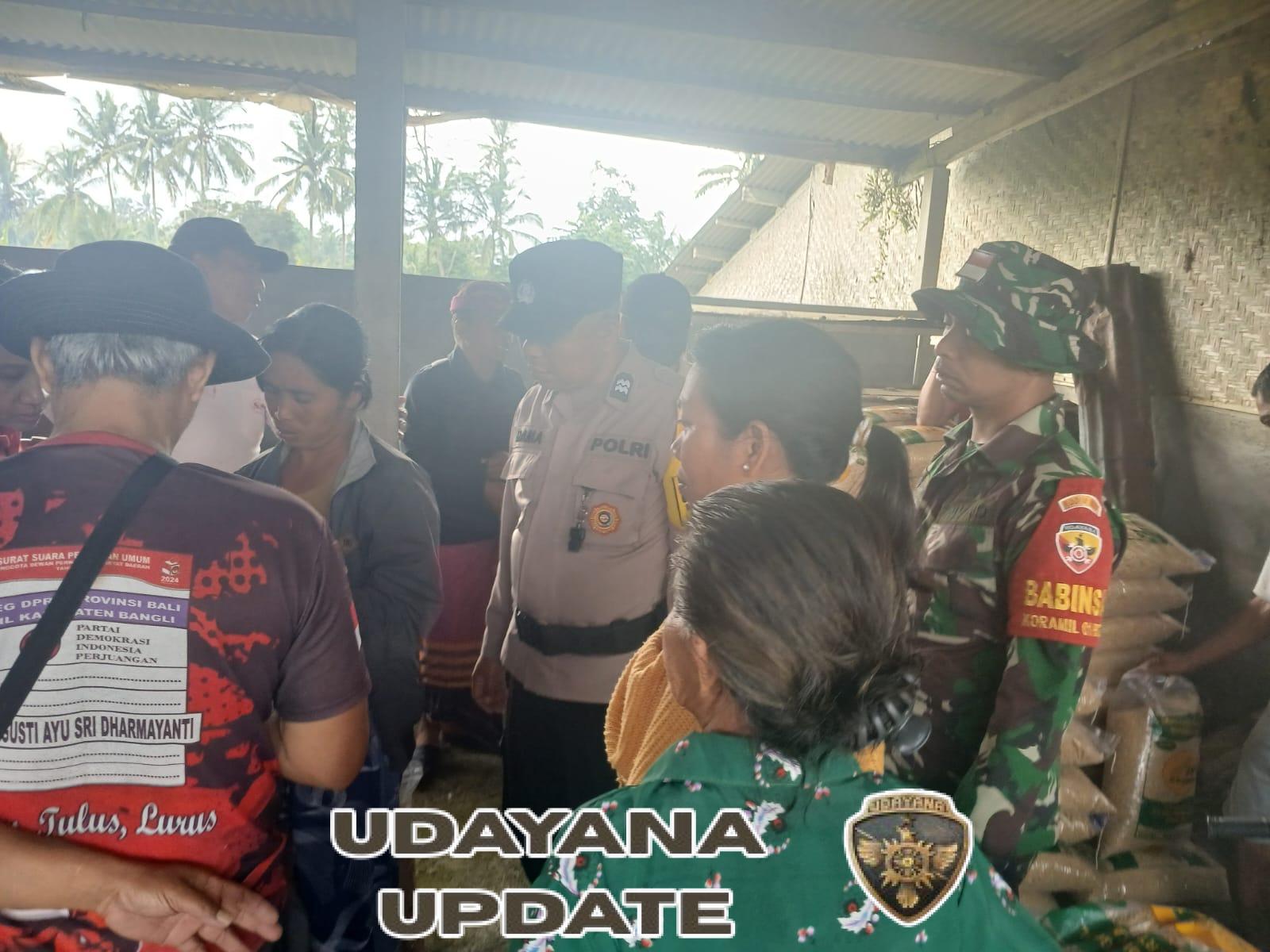 Memberi Rasa Aman dan Semangat Bagi Para Petani, Babinsa Turun Langsung Penyaluran Benih Dan Pupuk