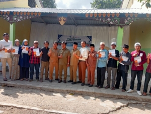 Dorong Akses Pendidikan, Bupati Sumbawa Barat Berikan Bantuan Uang Pangkal di SMPN 1 Jereweh