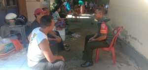 Babinsa Tamlang melaksanakan komunikasi Sosial untuk mendengarkan aspirasi serta Keluhan masyarakat