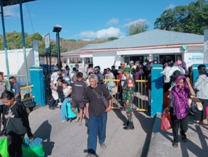 Babinsa Pantai Baru Laksanakan Pemantauan KMP Kalibodri di Pelabuhan Ofalangga