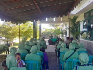 Anggota dan Persit Koramil 1628/04 Poto Tano Sambut Kunjungan Dandim 1628/SB