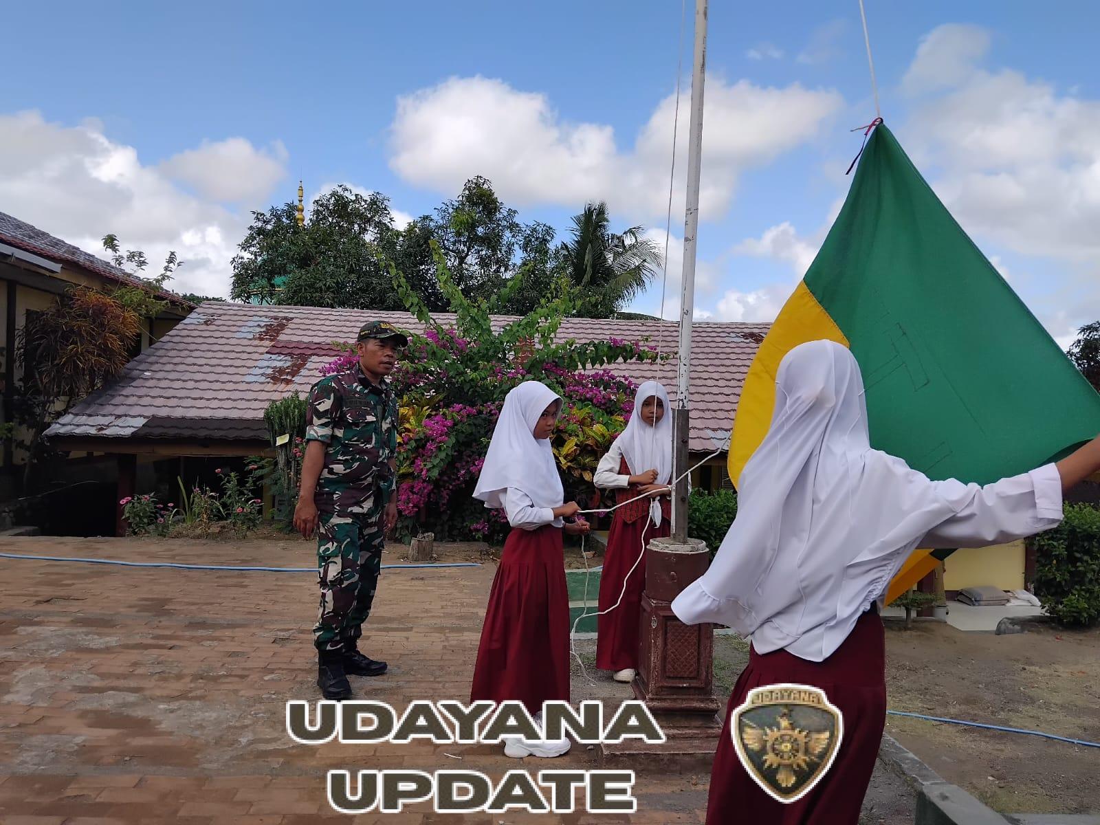 Babinsa Latih Siswa SD di Lembar Jelang Lomba PBB