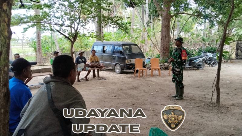 Antisipasi Ternak Masuk Sawah Babinsa Bersama Warga Pengecekan Pagar