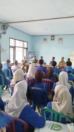 Babinsa Koramil 1614-01/Dompu Hadiri Penyambutan Mahasiswa KKN STIE Bima di Karijawa