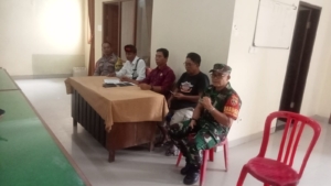 Satukan  Visi Misi, Pemdes Bersama Babinsa Dan Mahasiswa KKN Gelar Musyawarah Bahas Jalan Santai HUT RI Ke 80