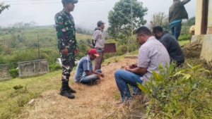 Babinsa Kodim 1602/Ende Perkuat Sinergi dengan Warga Desa Taniwoda