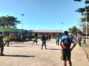 Pertandingan Voli Persahabatan di Lapangan Darmaga Bajo Jelang 17 Agustus