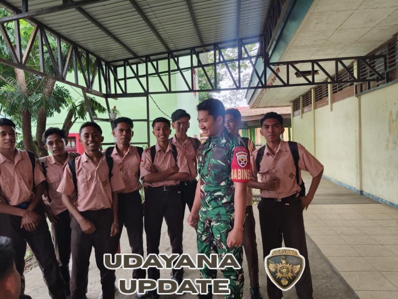 Tingkatkan Data Teritorial, Babinsa Laksanakan Puldata dan Komsos di SMK Negeri 2 Ende