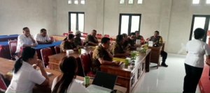 Pererat silaturahmi dengan aparatur Desa, Babinsa 1623-03/Rendang hadiri pelatihan peningkatan kapasitas BPD.