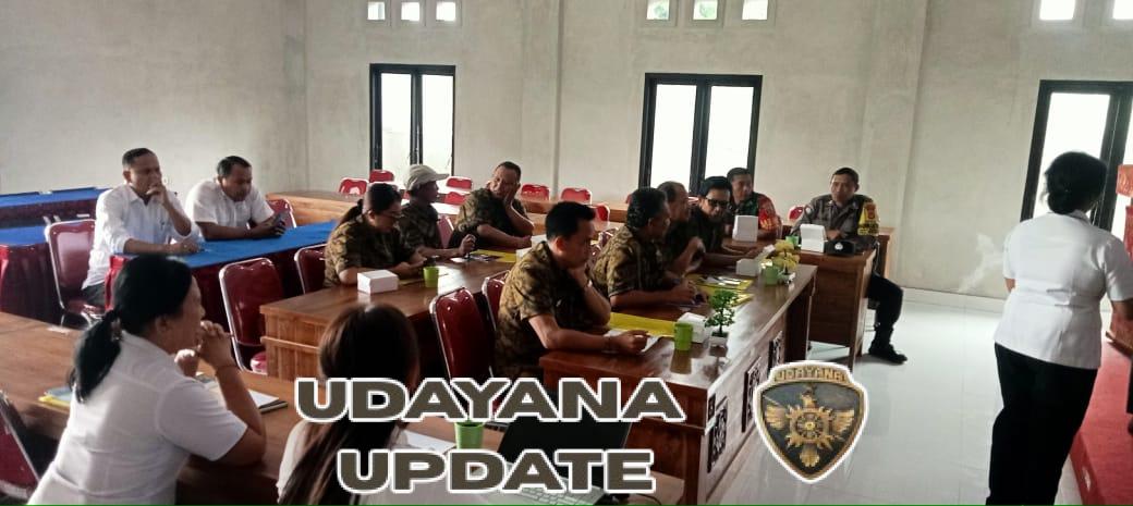 Pererat silaturahmi dengan aparatur Desa, Babinsa 1623-03/Rendang hadiri pelatihan peningkatan kapasitas BPD.