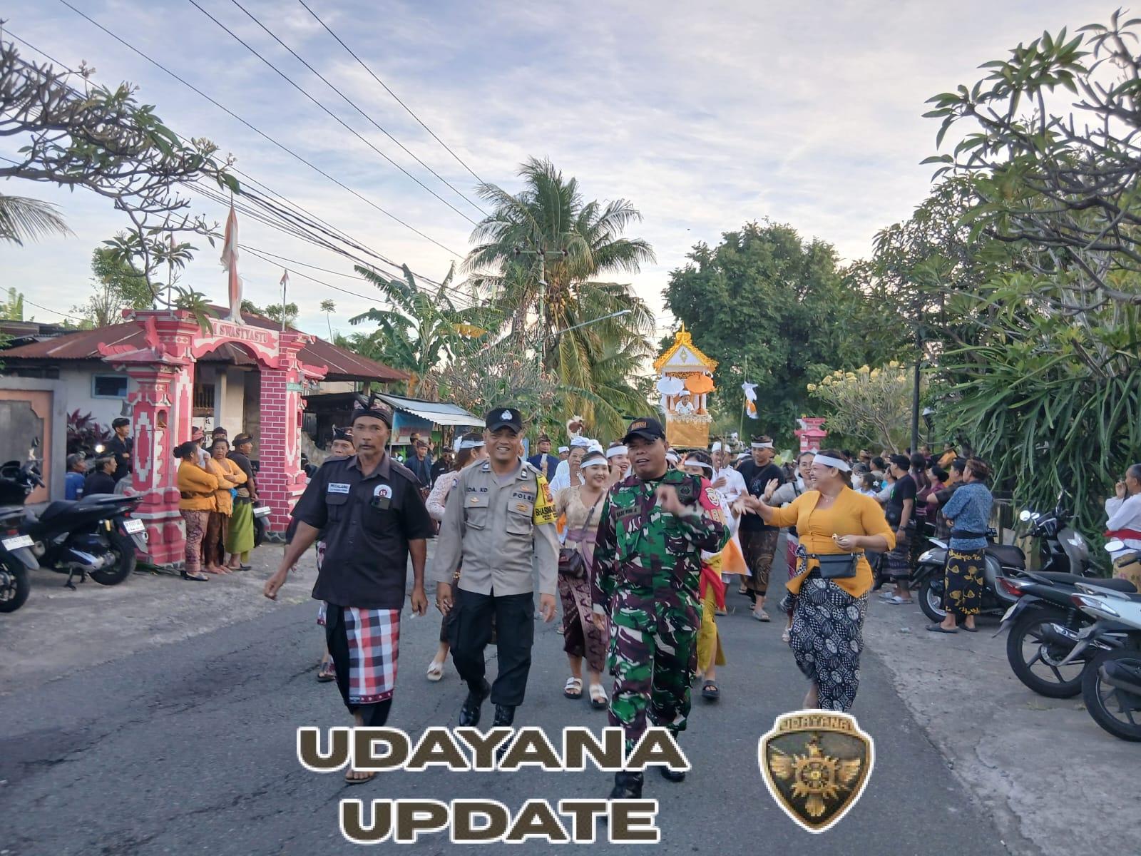 Wujud Kemanunggalan TNI-Rakyat: Prosesi Ngaben di Seririt Berlangsung Aman di Bawah Pengawalan Aparat