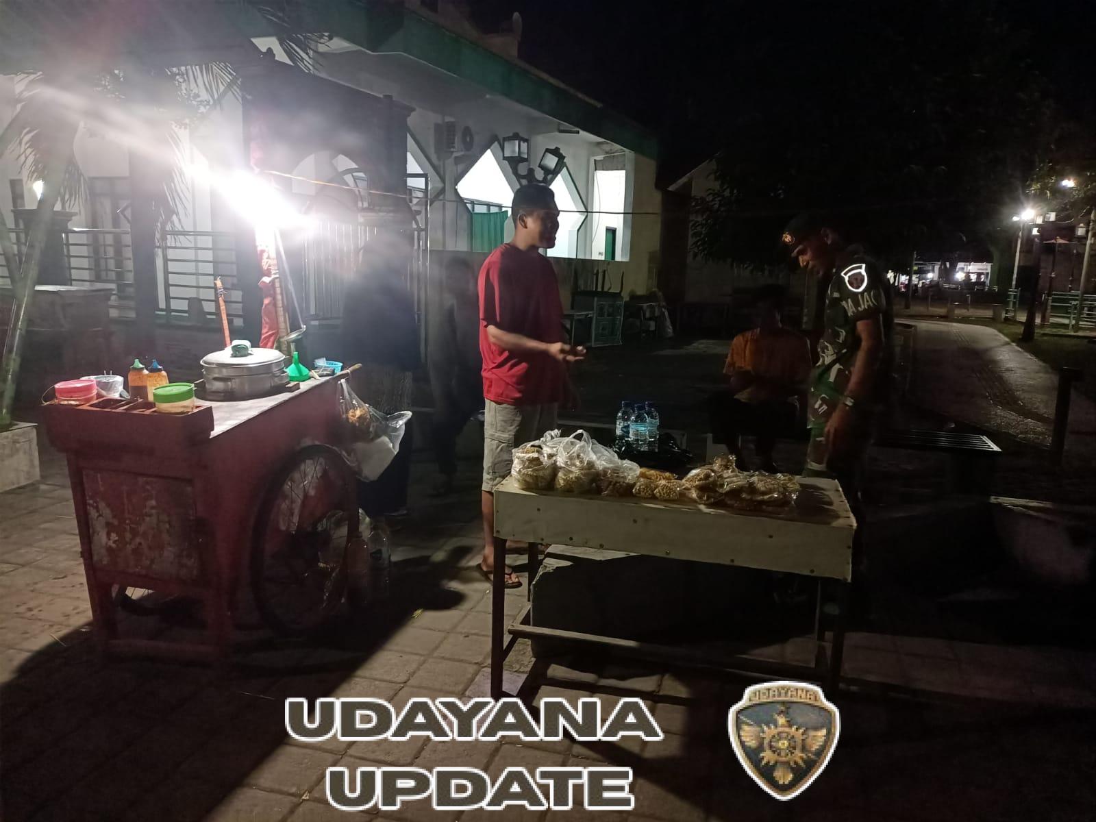 Jaga Situasi Kondusif, Anggota Koramil 1628-01/Taliwang Gelar Patroli Malam