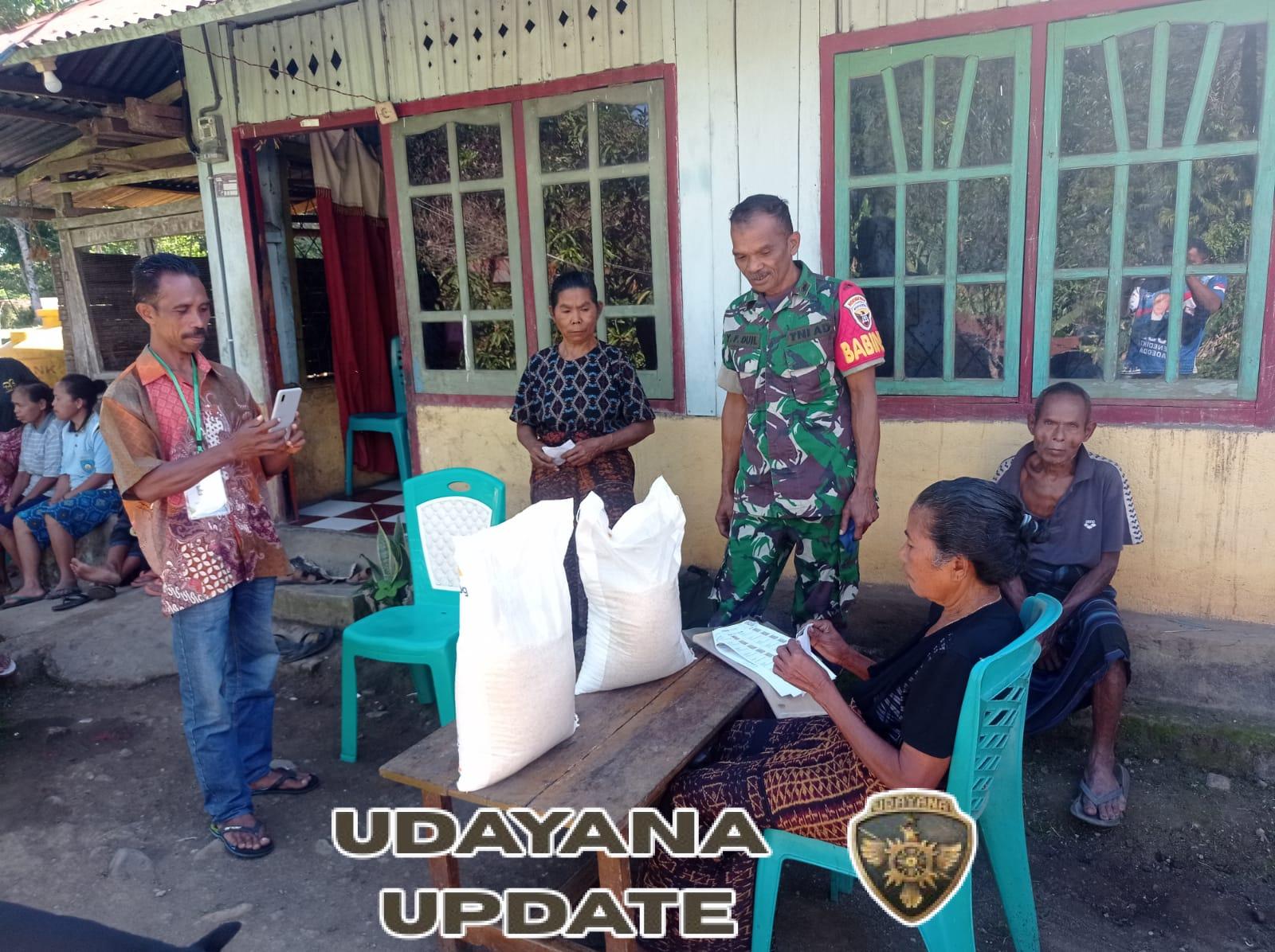 TNI dan Pemerintah Sinergi Amankan Distribusi Bantuan Beras di Kecamatan Detukeli