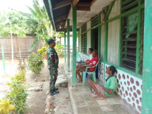 Babinsa Hadir di Tengah Masyarakat: Komsos di Desa Fafinesu A Wujud Kepedulian TNI