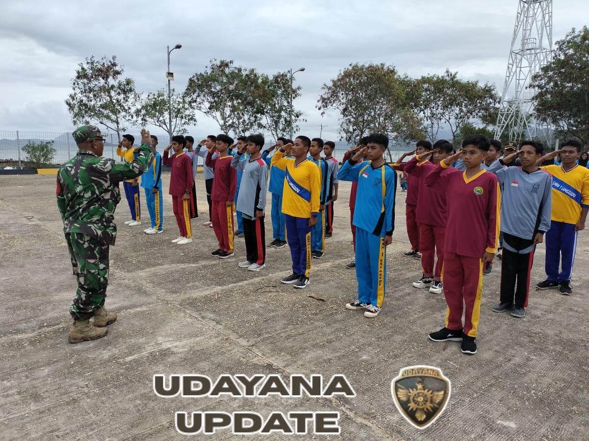 Paskibra Langgudu Mulai Latihan di Halaman Kantor Perikanan Desa Karumbu