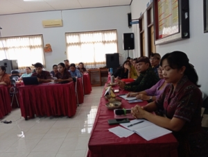 Babinsa 1623-05/Manggis siap kawal KPM BLT Dana Desa Pesedahan agar tepat sasaran.