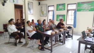 Babinsa Temesi Kawal Kegiatan Laporan Realisasi APBDes Semester I Tahun 2025