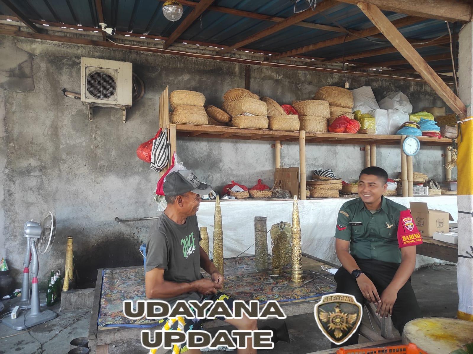 Komsos Bersama pengerajin Kelongsong, Upaya Babinsa Kamasan Tingkatkan UMKM Lokal