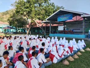 Pelda Sufriadin Ingatkan Siswa SMAN 1 Ambalawi Hindari Narkoba dan Pergaulan Bebas