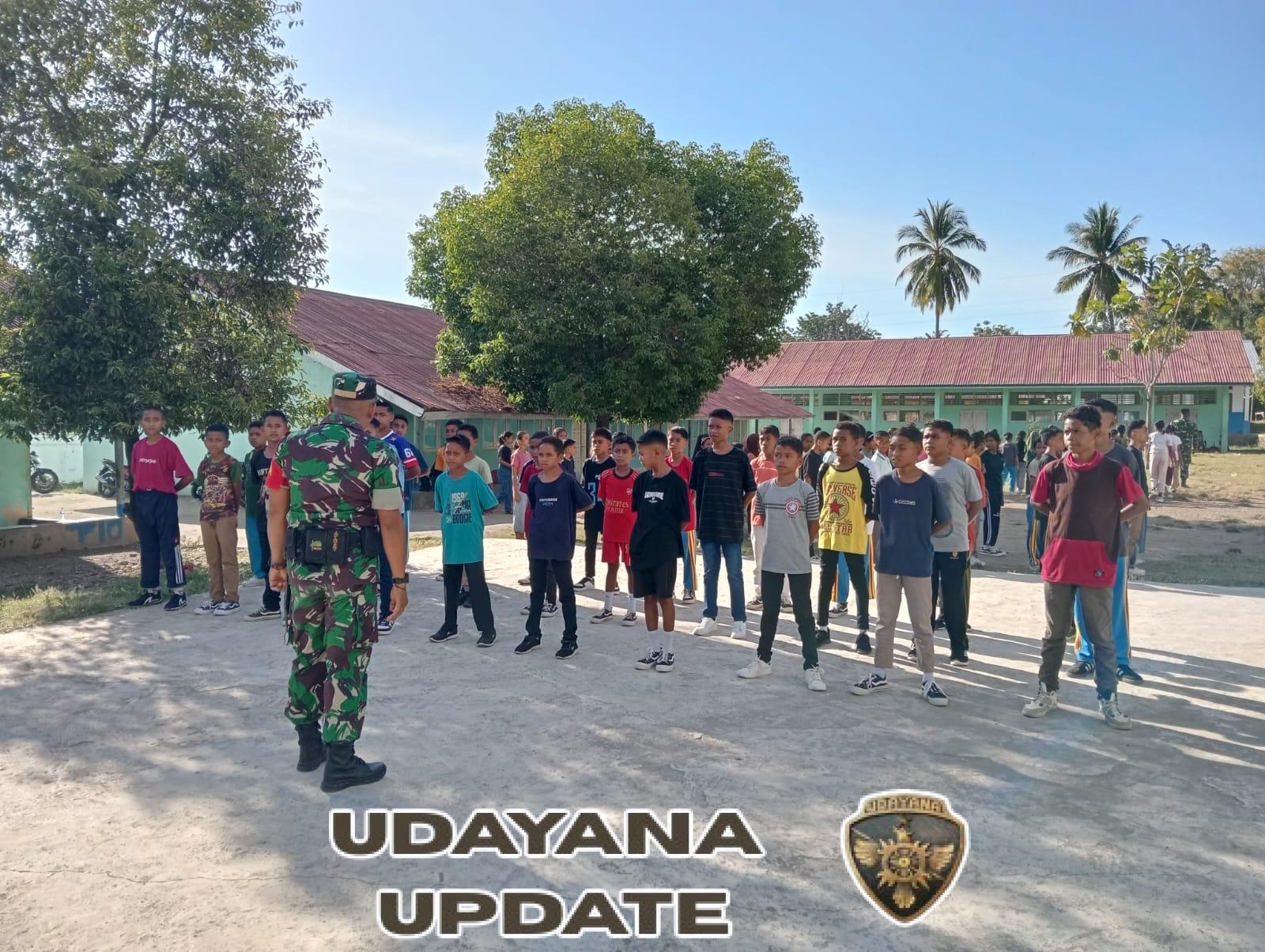 Semangat Kebangsaan Terpupuk, 126 Siswa SMPN 1 Maurole Ikuti Pelatihan PBB Bersama Babinsa