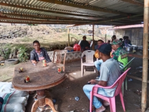 Kodim 1602/Ende Perkuat Keamanan Wilayah Lewat Komsos dan Pamwil di Desa Wolomuku