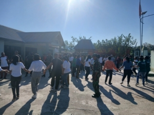 Laksanakan Olahraga Bersama, Danramil Kapten Inf Lalu Yuli Ibnu Fajar Sampaikan Terima Kasih