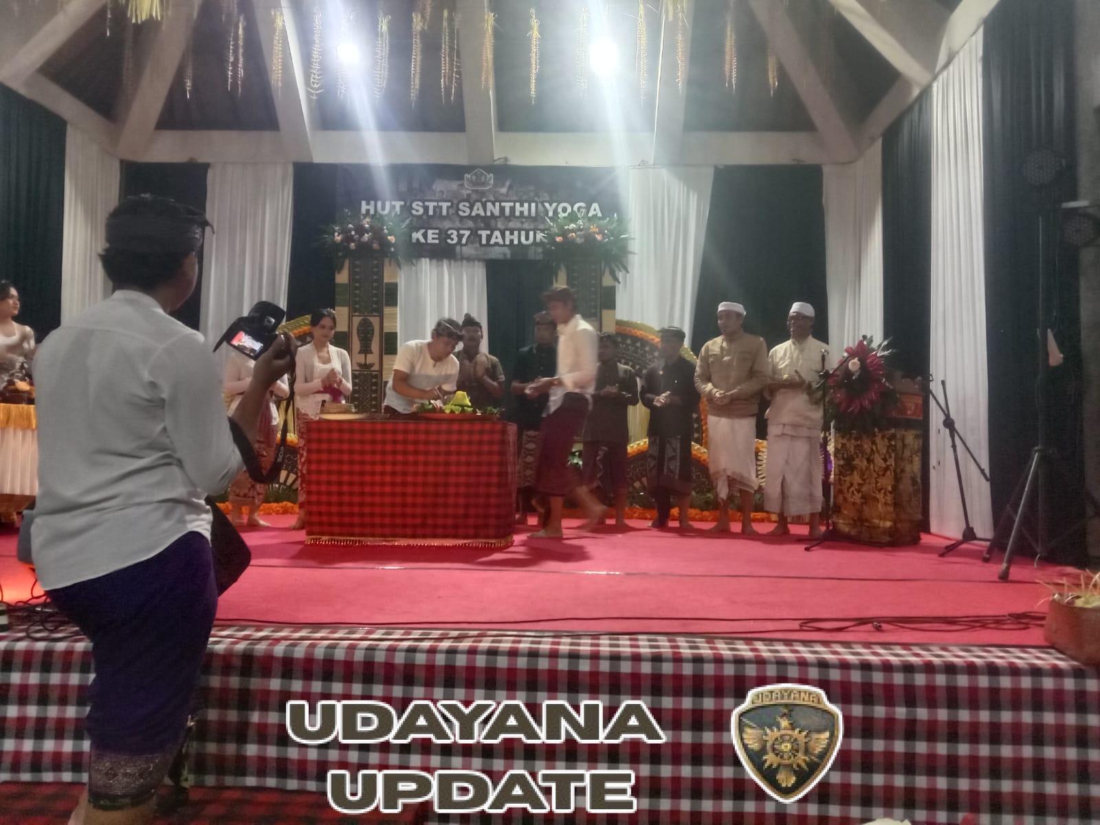 Babinsa Desa Kerta Aktif Hadiri Momen Bersejarah STT Santi Yoga ke-37