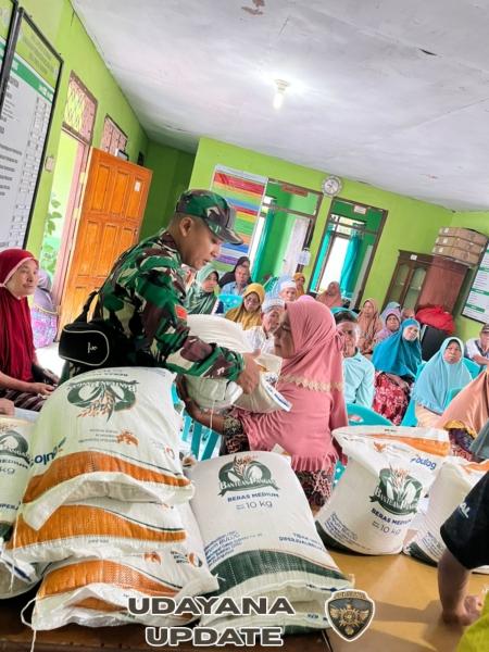 Sinergi Babinsa dan Pemerintah Desa Sukseskan Distribusi Beras Bantuan