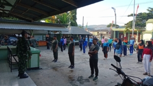 Latihan Paskibra dan Senam Bersama, Danramil Manggelewa Bimbing Generasi Muda