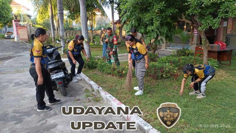 Kolaborasi Warga dan Aparat Gotong Royong di Banjar Tegal